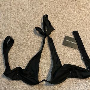 PrettyLittleThing Black Wired Cut top